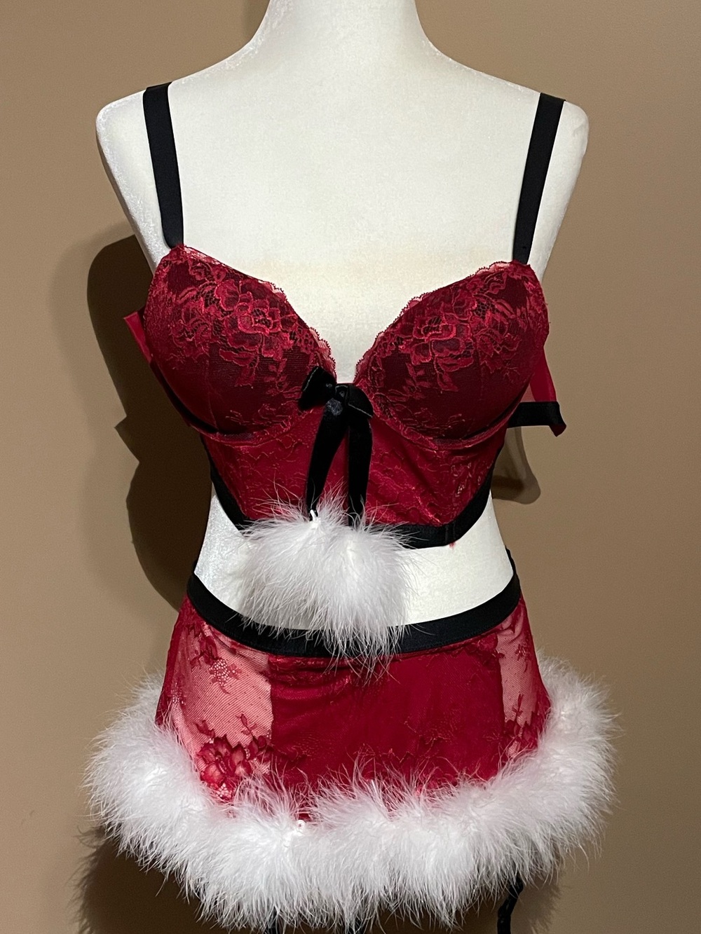 La SENZA Red Lace Bra & Marabou-Trim Garter Skirt Set